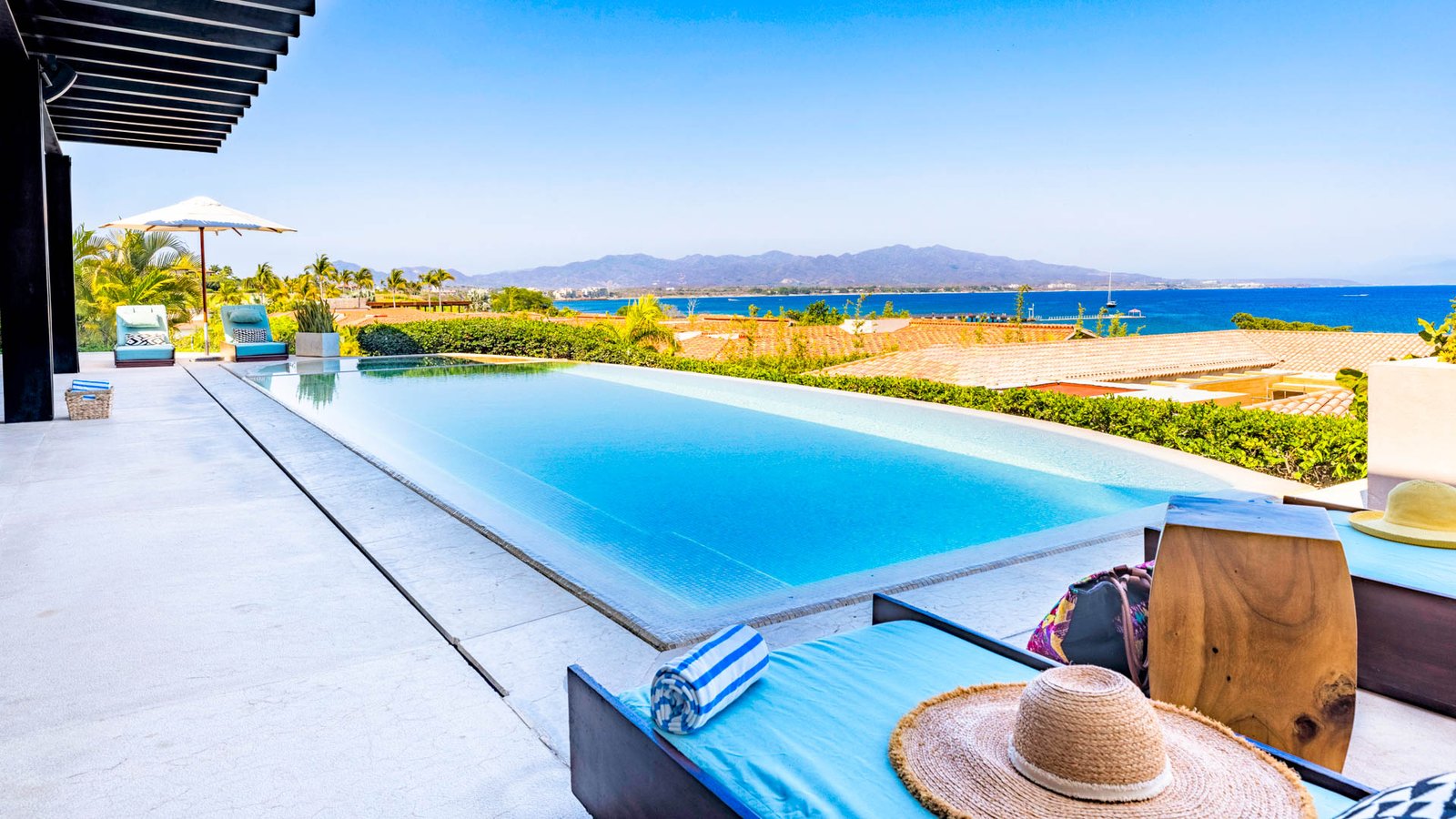 luxury-rental-home-in-punta-mita-with-ocean-and-golf-views-Tripwix-mx0177-0030